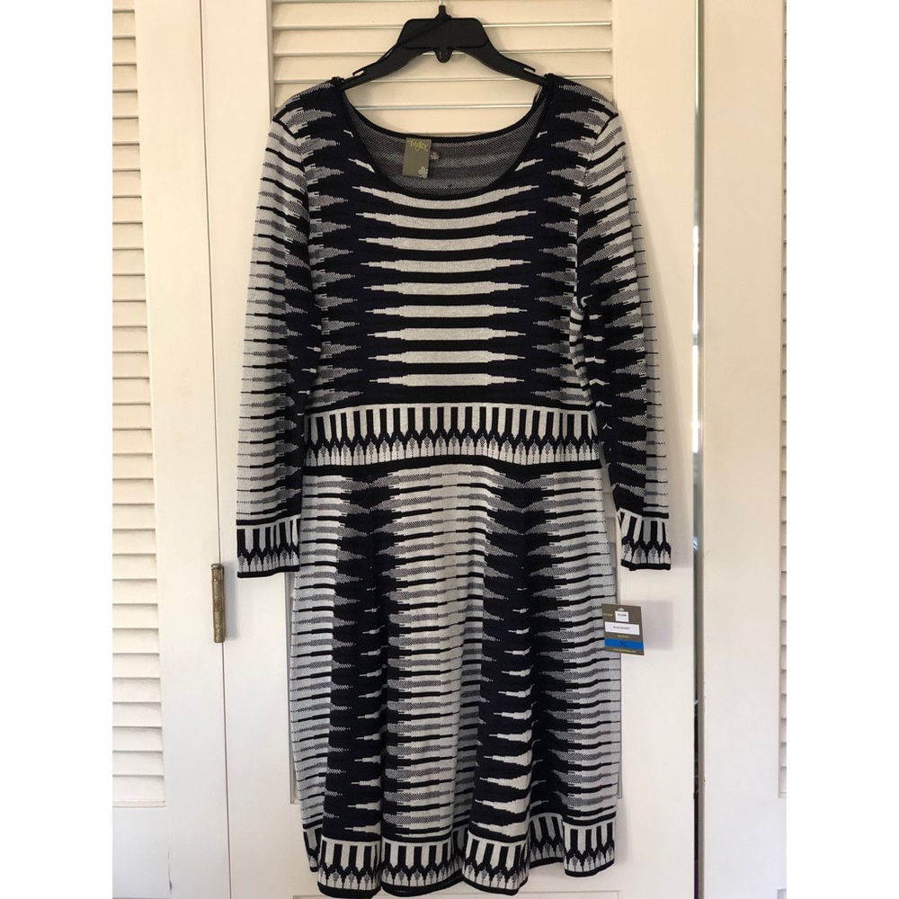 NWT Taylor Long Sleeve Sweater Dress